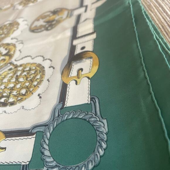 Vintage 100% Silk Hermes scarve by F. De La Perriere - Picture 4 of 12